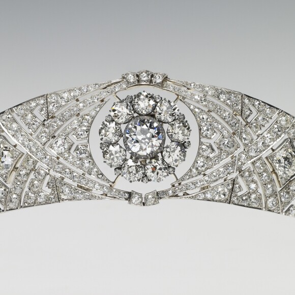 Detalhe da tiara usada por Meghan Markle no seu casamento com o príncipe Harry