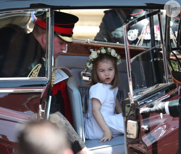 A princesa Charlotte chegou para o casamento de Meghan Markle e do príncipe Harry