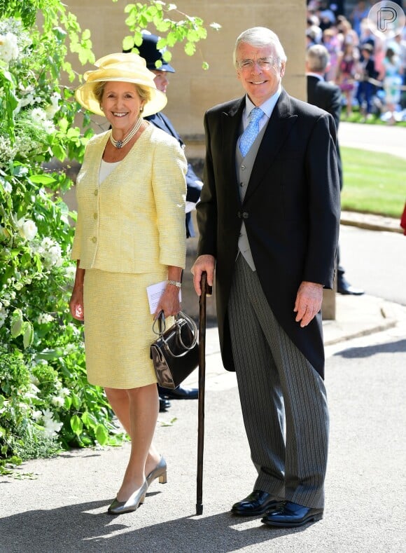 Norma Major, mulher do primeiro ministro John Major, foi outra convidada a optar por um tom claro para o casamento do príncipe Harry com Meghan Markle
