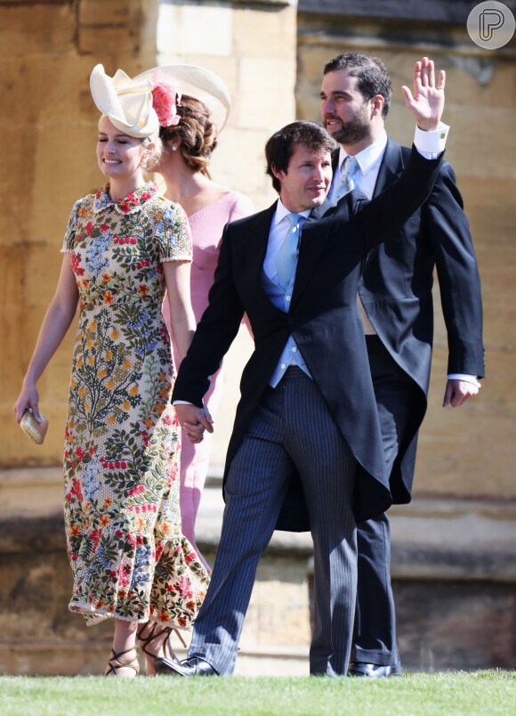 Sofia Wellesley, mulher do cantor James Blunt, foi outra a apostar em estampa floral para o casamento do príncipe Harry com Meghan Markle
