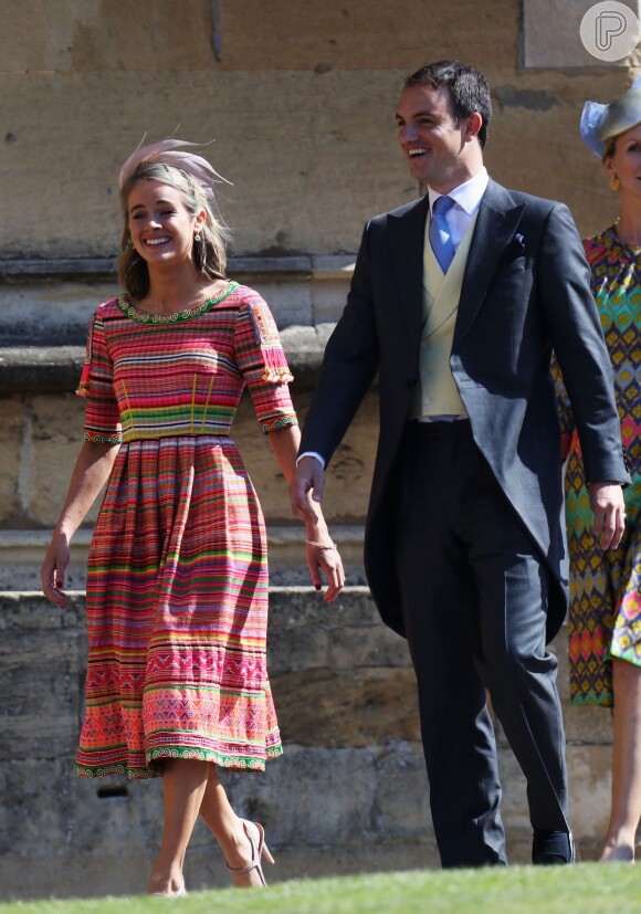 Cressida Bonas, ex-namorada de Harry, apostou em um vestido listrado para o casamento do príncipe com Meghan Markle