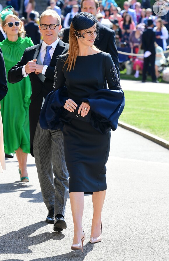 Actress Sarah Rafferty escolheu um tom mais escuro para o casamento do príncipe Harry com Meghan Markle