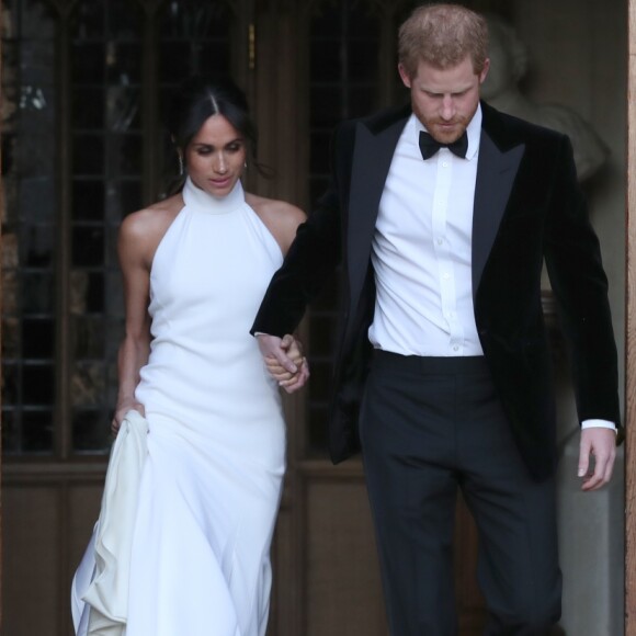 Meghan Markle escolhe vestido Stella McCartney para recepção após casamento com príncipe Harry, em Londres, em 19 de maio de 2018