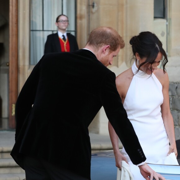 Meghan Markle e o príncipe Harry deixaram o Castelo de Windsor e seguiram para a recepção em Frogmore