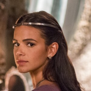 Catarina (Bruna Marquezine) continuará como vilã até o fim da novela 'Deus Salve o Rei'