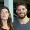 Mariana Goldfarb e Cauã Reymond reataram o namoro e o ator confirmou a reconciliação no início de abril