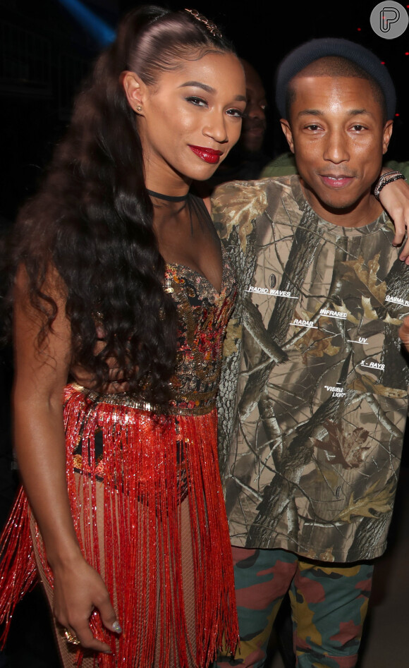 O produtor musical Pharrell e a rapper Bia gravaram com Anitta em um estúdio em Las Vegas