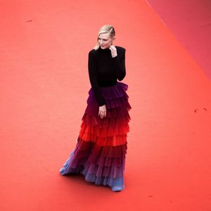 Cate Blanchett prestigiou a exibição do filme 'Blackkklansman' a bordo de um look da grife Givenchy, na 71ª edição do Festival de Cannes, na França, em 14 de maio de 2018