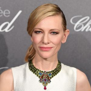 Cate Blanchett elegeu um vestido perolado para participar do Trophée Chopard durante a 71ª edição do Festival de Cannes, em 14 de maio de 2018