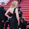 Cate Blanchett vestiu preto na exibição do filme 'Les Filles Du Soleil' durante a 71ª edição do Festival de Cannes, no Palais des Festivals, em 12 de maio de 2018