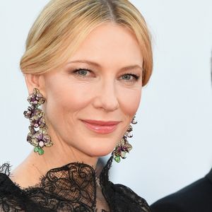 Cate Blanchett usou look preto rendado na exibição de 'Everybody Knows' ('Todos Lo Saben') e na abertura de gala da 71ª edição do Festival de Cannes, no Palais des Festivals, em 8 de maio de 2018
