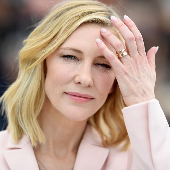Cate Blanchett no photocall da 71ª edição do Festival de Cannes, no Palais des Festivals, em 8 de maio de 2018