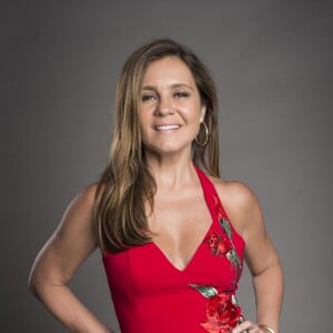 Na novela 'Segundo Sol' Laureta (Adriana Esteves) controlará uma rede de prostituição de dentro da sua mansão e fará leilões de jovens pela internet