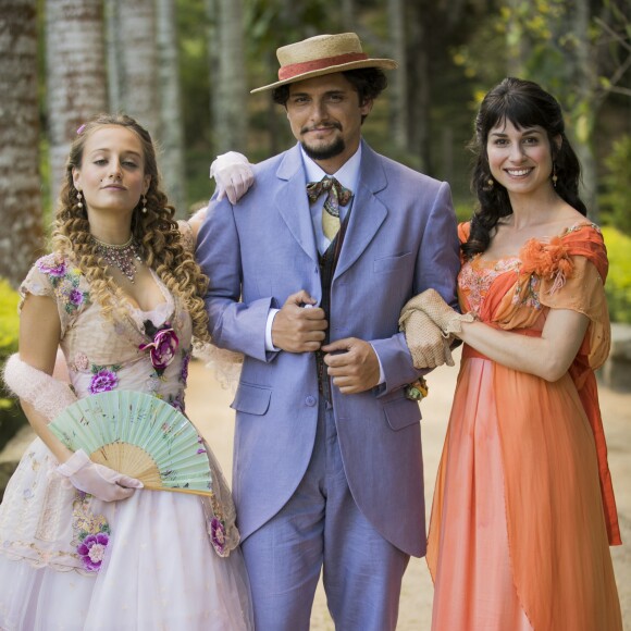 Na novela 'Orgulho e Paixão', Uirapuru (Bruno Gissoni) já se envolveu com Lídia (Bruna Griphao) e Mariana (Chandelly Braz)