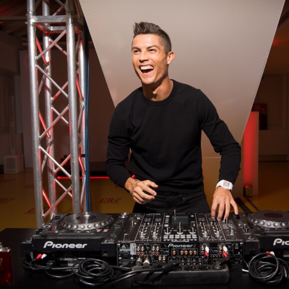 Cristiano Ronaldo reuniu namorada e filhos para foto em família nesta terça-feira, 22 de maio de 2018