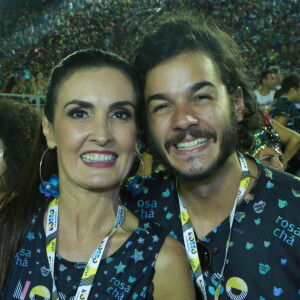 Túlio Gadêlha celebra dia do abraço em foto de Fátima Bernardes: 'Eu e ela'