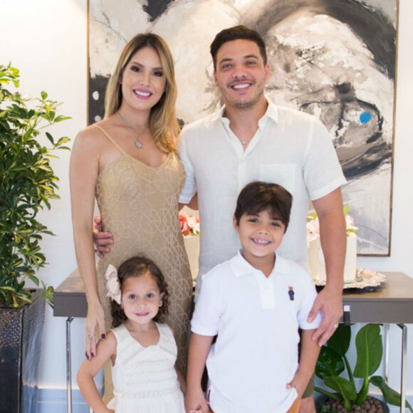 'Vem com o 'Dom' da graça, meu filhão, pois sei que você vai carregar essa virtude e esse favor do céu não apenas na sua vida, mas também no seu nome', declarou-se Wesley Safadão para o bebê, ainda na barriga da mãe