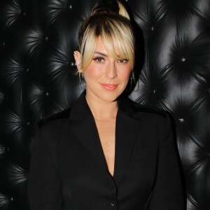 Fernanda Paes Leme apostou em terninho para a festa de 90 anos da Kopenhagen