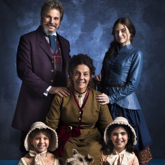 Marocas (Juliana Paiva) é filha de Dona Agustina (Rosi Campos) e Dom Sabino (Edson Celulari)