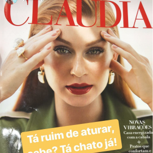 Juliana Paes brincou com capa de revista de Marina Ruy Barbosa nesta quarta-feira, 23 de maio de 2018