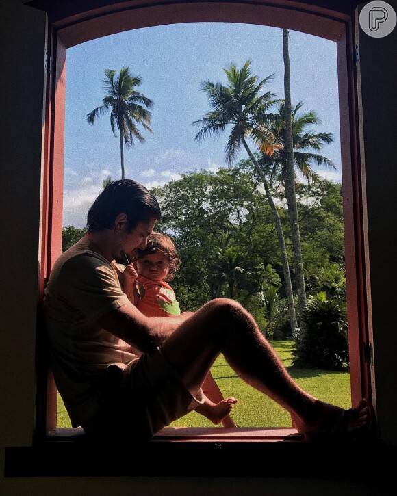 Bruno Gissoni sempre compartilha momentos fofos com a filha, Madalena, no Instagram