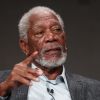 Morgan Freeman tentou puxar a saia de uma das vítimas e perguntou se ela usava roupa íntima
