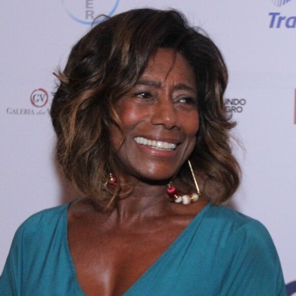 Gloria Maria fala de truque de beleza que aprendeu no Sri Lanka: 'Raspa de mamão com limão siciliano'