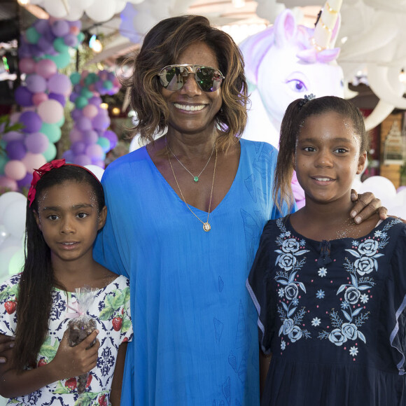 Gloria Maria, mãe de Maria, com 9 anos e Laura, de 8, educa as filhas para que elas lidem com racismo. 'É inevitável que elas vão sofrer preconceito'