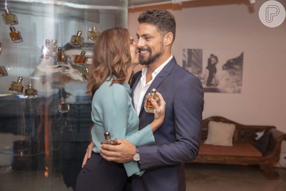 O lançamento de perfumes foi o primeiro evento de Cauã Reymond e Mariana Goldfarb juntos desde que reataram o namoro