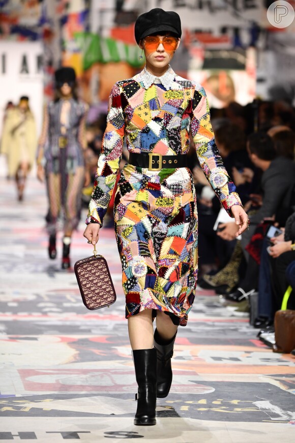 Além das botas, diversas peças em patchwork foram exibidas no desfile outono/inverno 2018 da Dior na Paris Fashion Week, na França, em 27 de fevereiro de 2018