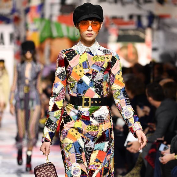 Além das botas, diversas peças em patchwork foram exibidas no desfile outono/inverno 2018 da Dior na Paris Fashion Week, na França, em 27 de fevereiro de 2018