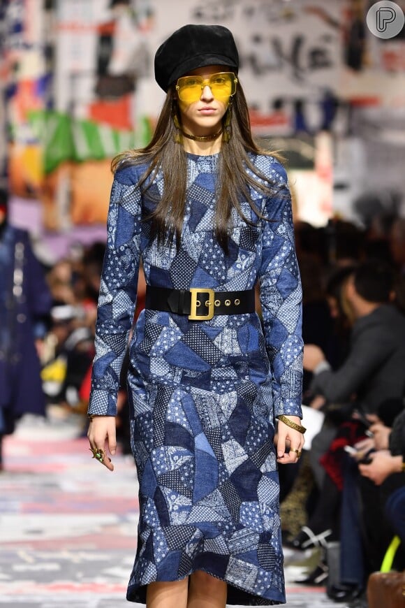 O trabalho em patchwork foi destaque no desfile outono/inverno 2018 da Dior na Paris Fashion Week, na França, em 27 de fevereiro de 2018