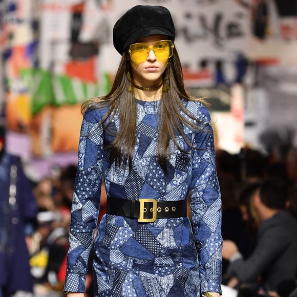 O trabalho em patchwork foi destaque no desfile outono/inverno 2018 da Dior na Paris Fashion Week, na França, em 27 de fevereiro de 2018