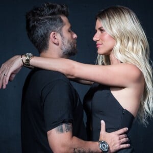 Giovanna Ewbank disse que o marido decidiu apagar a tatuagem: 'Ele tem uma enorme aqui do mesmo símbolo, que ficou horrorosa (com o passar do tempo) e ele resolveu tirar'