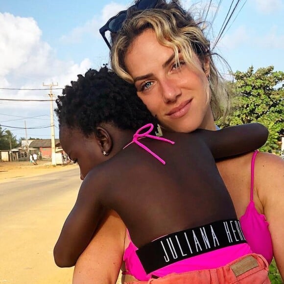 'Uma coisa que me perguntam muito é 'mas você não tem vontade de ter a sua filha?'. Eu falo 'mas ela é minha filha'. Isso me incomoda', disse Giovanna Ewbank