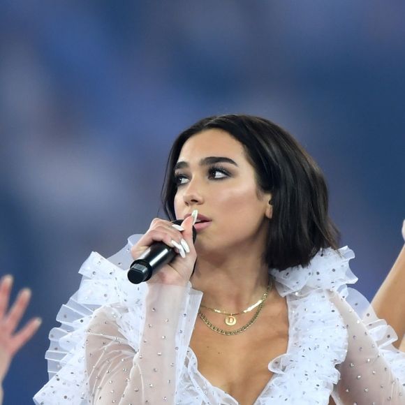 Alguns fãs da cantora inglesa Dua Lipa não aprovaram muito a comparação com a brasileira: 'Tão maravilhosa, sendo chamada de Anitta da Inglaterra', disse um internauta