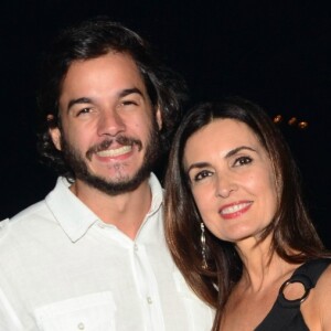 Fátima Bernardes e Túlio Gadêlha estão passando o final de semana juntos em Pernambuco