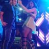 Anitta dividiu a cena com o bailarino americano Robert Roldanm, que faz papel de fã da cantora