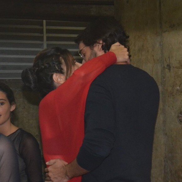 Fátima Bernardes e Túlio Gadêlha estão sempre trocando carinhos