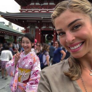 De férias após o final da novela 'O Outro Lado do Paraíso', Grazi Massafera está em Tóquio, no Japão
