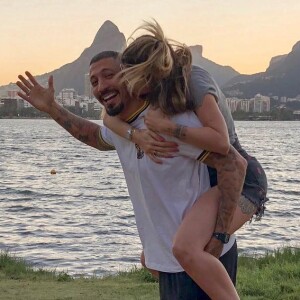 Aline Gotschalg destacou cumplicidade com marido, Fernando Medeiros