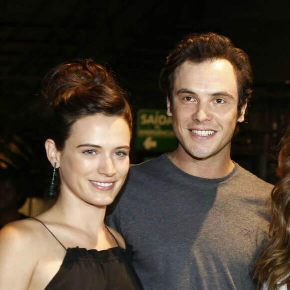 Bianca Bin assumiu namoro com ator Sergio Guizé em viagem