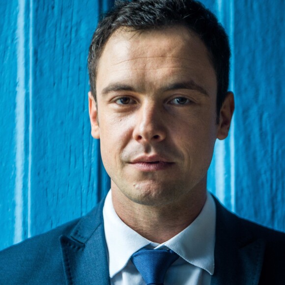 Sergio Guizé elogiou o trabalho de Bianca Bin em 'O Outro Lado do Paraíso' em um programa local