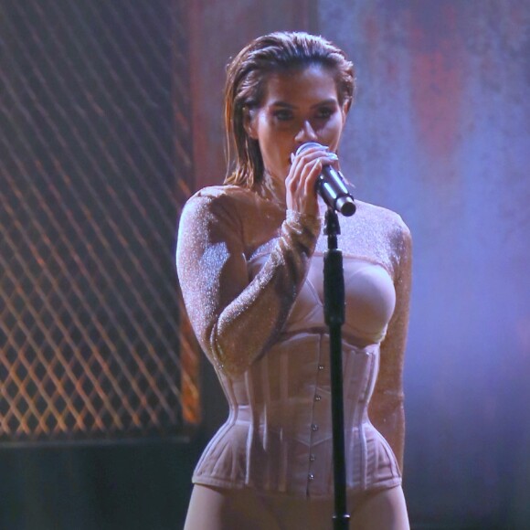 Cleo criticou a postura comum no Instagram em deletar publicações com seios femininos: 'É machismo eu não poder expor meus seios da forma que eu quero em uma plataforma digital e ela apagar minha foto por isso'