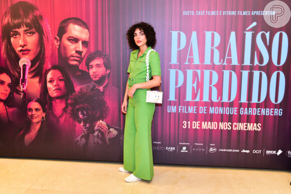 Julia Konrad investiu em uma poderosa clutch Gucci no look para a pré-estreia do filme 'Paraíso Perdido', em São Paulo, nesta segunda-feira, 28 de maio de 2018
