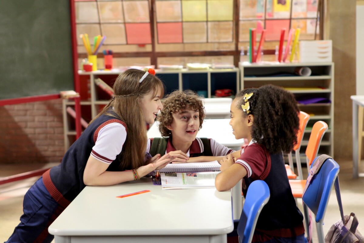 Foto: Poliana (Sophia Valverde), Luigi (Enzo Krieger) e Kessya