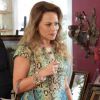 Shirley (Vivianne Pasmanter) revela traição de Laerte (Gabriel Braga Nunes) para Helena (Julia Lemmertz), em 14 de julho de 2014, na novela 'Em Família'