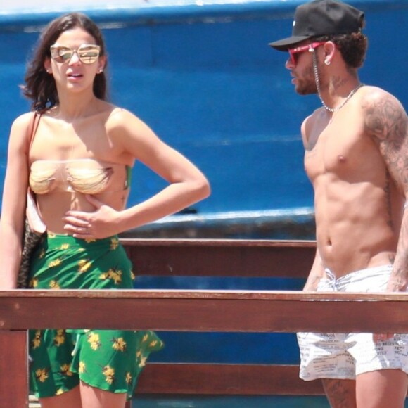 Bruna Marquezine e Neymar devem sair de férias em julho de 2018