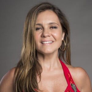 Na novela 'Segundo Sol', Laureta (Adriana Esteves) trocará farpas com Rosa (Leticia Colin). 'Influência sua, né, cobrinha? Ou será que você tá agenciando ele agora? Pensa que eu não sei que você se sente dona do Ícaro, que quer jogar ele contra mim?'