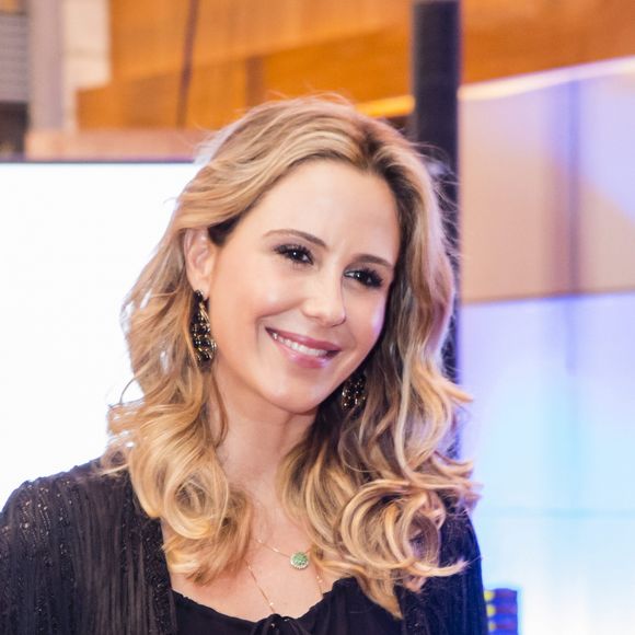 Guilhermina Guinle fala a sua opinião sobre tratamentos de beleza. 'Acho legal envelhecer de uma maneira bonita. Transparecer a sua idade de forma saudável. É bonito uma mulher de 40 com cara de 40, de 50 com 50. Temos que usar a tecnologia a nosso favor'